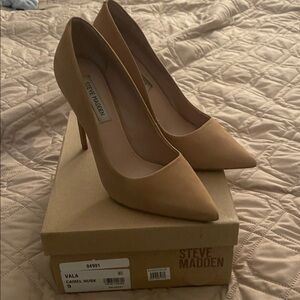 Steve Madden Tan Pointed Toe Heels